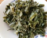 Foto langkah ke 2 dari resep Gulai Daun Singkong Teri.