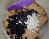 Foto langkah ke 3 dari resep Chewy Chocochips Cookies.