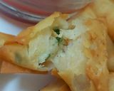 A picture of step 5 of Mini Chicken cheese samosas.