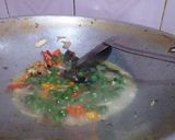 Foto langkah ke 2 dari resep Tumis Oncom Leunca.