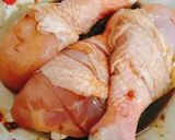 Hình bước làm 1 của món Cơm dĩa đùi gà chiên