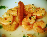 Foto del paso 7 de la receta: Langostinos al ajillo con pan frito