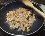 Foto del paso 6 de la receta: Revuelto de salmón fresco y gambas