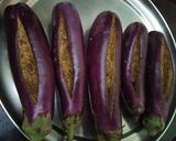 बैंगन की कलौंजी (Baingan ki Kalonji recipe in Hindi) रेसिपी चरण 3 फोटो