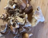 A picture of step 2 of Vegan Mushroom Pie.
