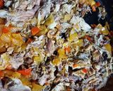 Foto del paso 2 de la receta: Tarta de caballa, cebolla, pimiento y huevo