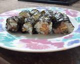 Foto langkah ke 7 dari resep Sushi rumah simple.
