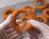 صورة لخطوة 6 من وصفة حلقات البصل onion rings