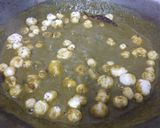 A picture of step 3 of Makhana lotus seeds with potato in Spinach greavy.