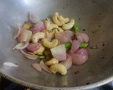 A picture of step 2 of Methi matar malai.