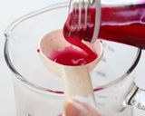 รูปขั้นตอนการทำที่ 1 ของ บิงซูนมเย็นสตรอเบอร์รี่🍓