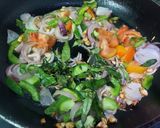 A picture of step 2 of Curry Leaf Pepper Chicken.