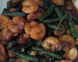 Foto langkah ke 5 dari resep Udang tumis kacang panjang.