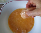Foto del paso 3 de la receta: Rollitos de pollo a los dos quesos en freidora de aire