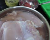 Foto langkah ke 1 dari resep Ayam Char Siu Madu Berdaun Pisang (858).