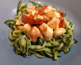 Foto del paso 4 de la receta: Espaguetis de calabacín con pollo y pesto de avellanas