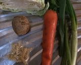 Foto langkah ke 1 dari resep Sayur sop sederhana.
