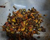 পেঁয়াজ- টমেটো দিয়ে উচ্ছে ভাজা(peyaj tomato diye ucche bhaaja recipe in Bengali) রেসিপির ধাপ 3 ছবি