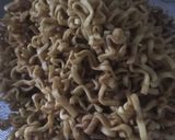 Foto langkah ke 1 dari resep Mie Goreng Keriting Pipih.