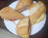 Foto del paso 4 de la receta Bocadillo de tortilla francesa y ensalada