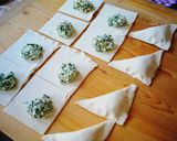 Medvehagymás túróval töltött párnák recept fázis 3 fotója