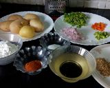 A picture of step 3 of Allu kay chapli kabab.