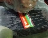 Foto langkah ke 7 dari resep Rainbow cake roll mini.