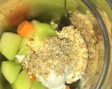 A picture of step 1 of Muskmelon Weight-loss Smoothie.