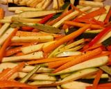 Foto del passaggio 4 della ricetta Hummus alla senape e verdure croccanti