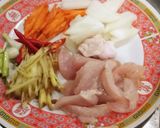 รูปขั้นตอนการทำที่ 2 ของ ไก่ผัดขิง