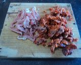 Foto del paso 1 de la receta: Guisado ranchero de cerdo y chorizo con verduras de la huerta el Ocote
