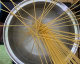 Foto langkah ke 1 dari resep Spaghetti Carbonara.