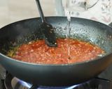 Foto langkah ke 5 dari resep Sambal Goreng Tomat Devina Hermawan.