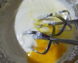 Foto langkah ke 3 dari resep Basque Burnt Cheesecake.