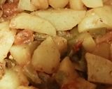 A picture of step 3 of Aloo shimla mirch ki sabji.