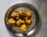 A picture of step 5 of Fried methi bhajiya.
