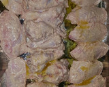 Foto del paso 1 de la receta: Alitas al yogurt y patatas asadas al microondas