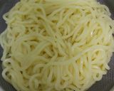 Gambar langkah 1 resipi Ramen Noodles Stir Fry.