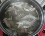 รูปขั้นตอนการทำที่ 1 ของ ต้มผักกาดดองซี่โครงกระเพาะหมู