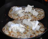 Foto del paso 2 de la receta: Focaccias al romero con palmitos y queso Brillant-Savarin, sin horno