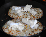 Foto del paso 2 de la receta: Focaccias al romero con palmitos y queso Brillant-Savarin, sin horno