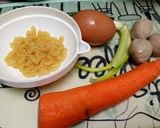 Foto langkah ke 1 dari resep Macaroni sup with scramble egg.