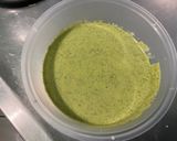 Une image de l'étape 1 de Sauce salade verte skyr citron coriandre.