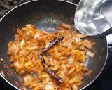 A picture of step 8 of Punjabi style bhindi masala.