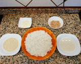 Foto del paso 1 de la receta: Bolitas de arroz horneadas, rellenas de atún y queso, sin huevo
