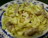 Foto del paso 5 de la receta: Tagliatelle al huevo con pollo al ajillo