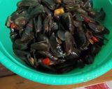 Foto langkah ke 5 dari resep Kerang Hijau Pedas Manis saos Tiram.