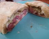 Tésztába rejtett virsli recept fázis 3 fotója