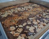 Foto langkah ke 4 dari resep Fudgy Brownies almond cheese.