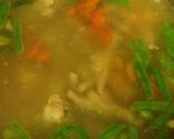 Foto langkah ke 4 dari resep Sop Sayap dan Ceker Ayam segar.